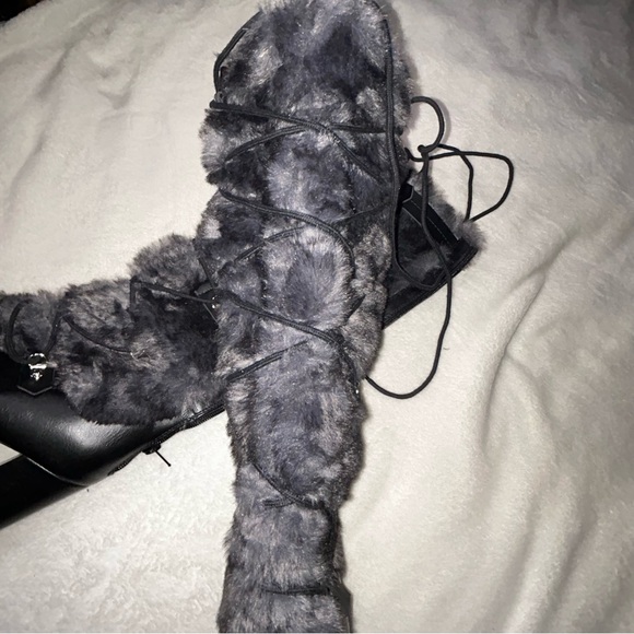 Shoe Dazzle Stylish Black Fur-Trimmed Women's Boots Size .9. US - Picture 16 of 16